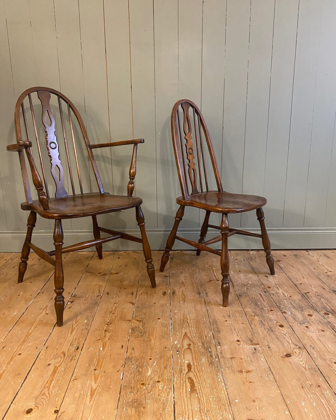 Set Of 6 Windsor Wheel Back Chairs