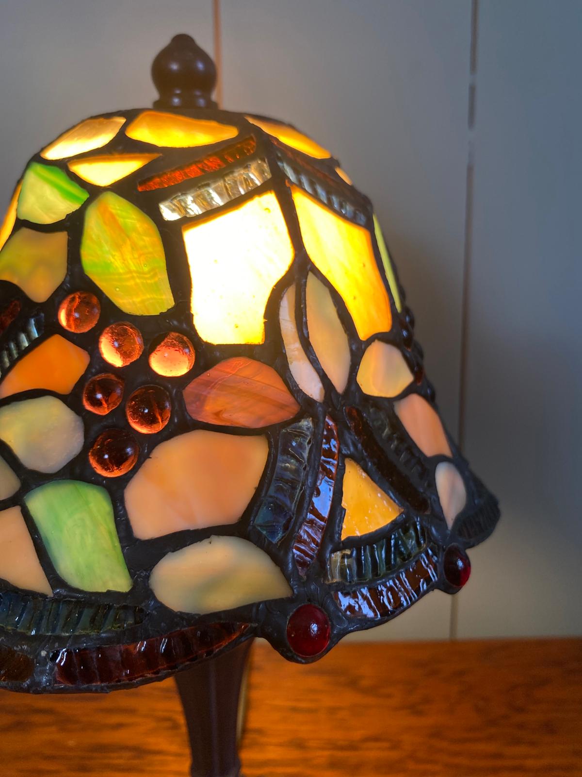 Tiffany Style Lamp with Stained Glass Shade