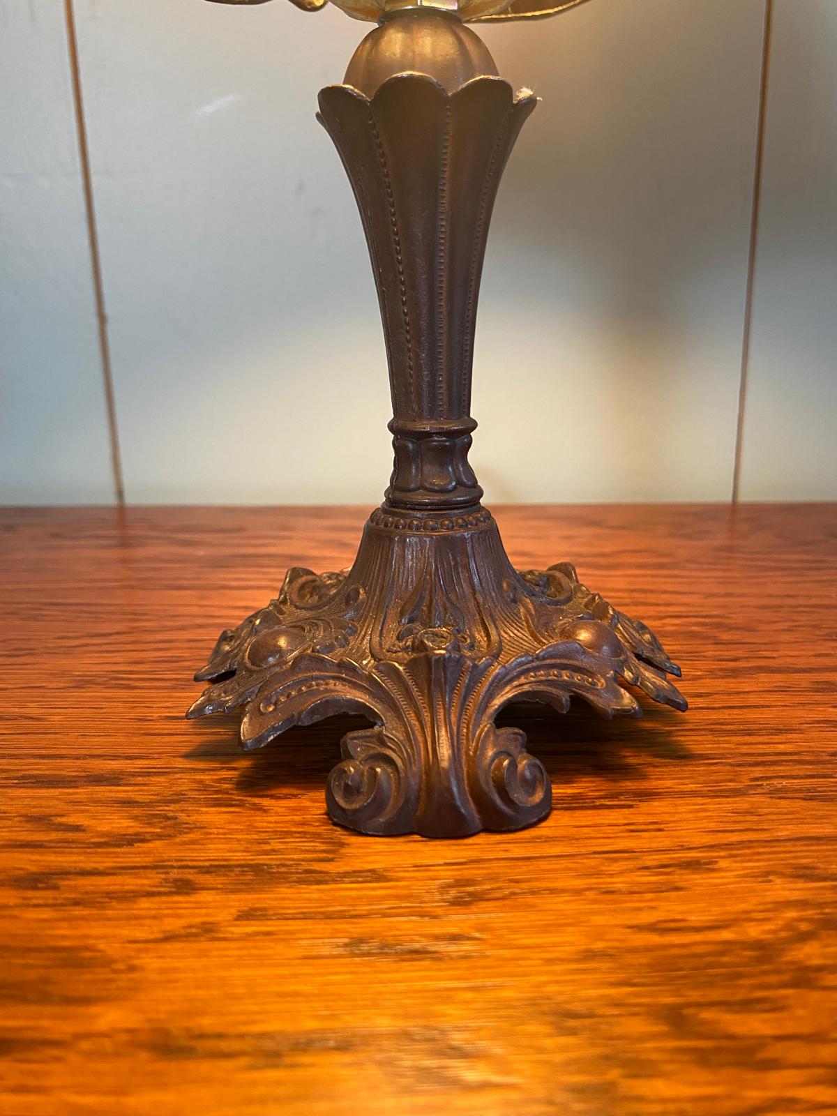 Tiffany Style Lamp with Stained Glass Shade