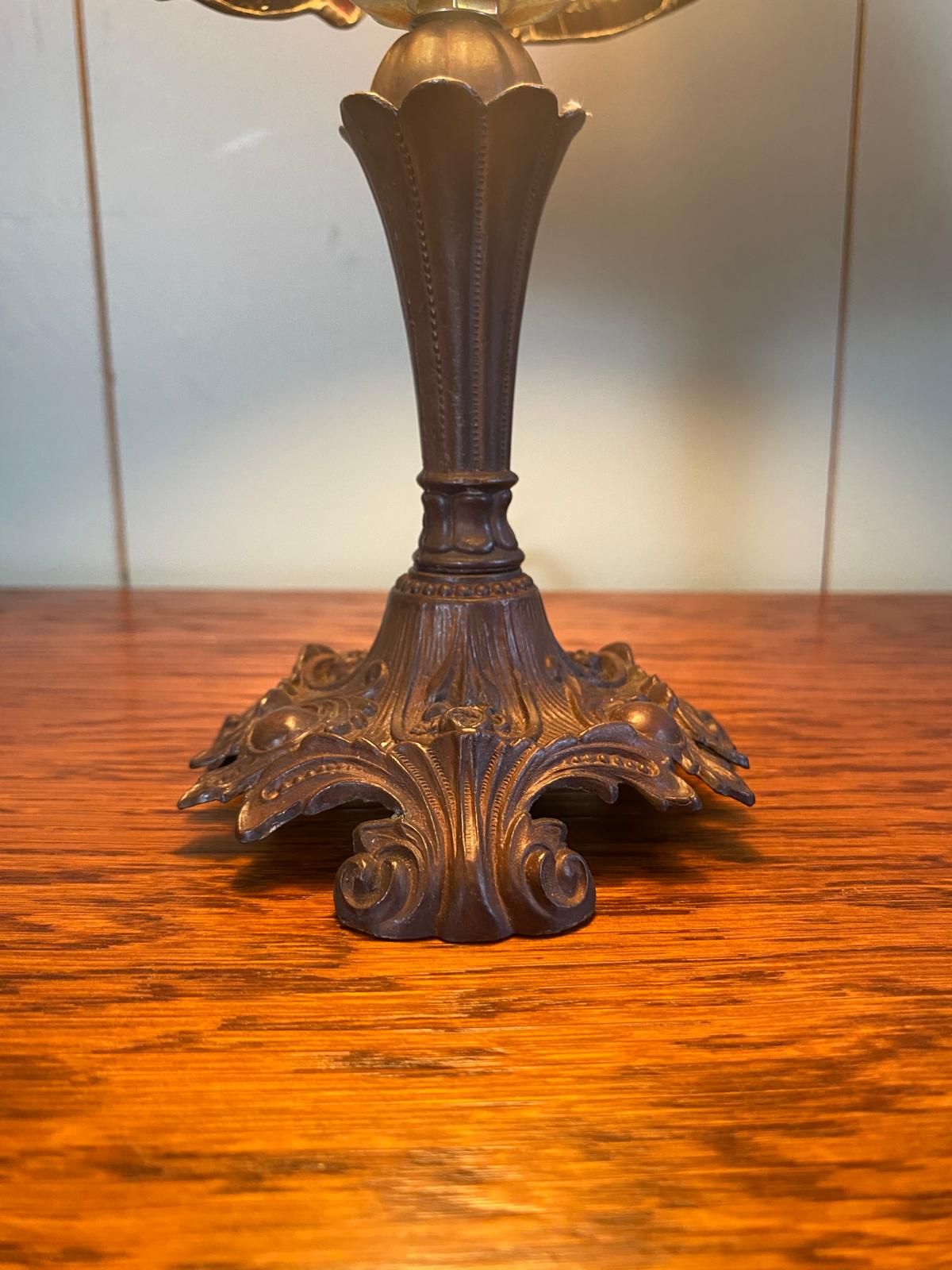 Tiffany Style Lamp with Stained Glass Shade
