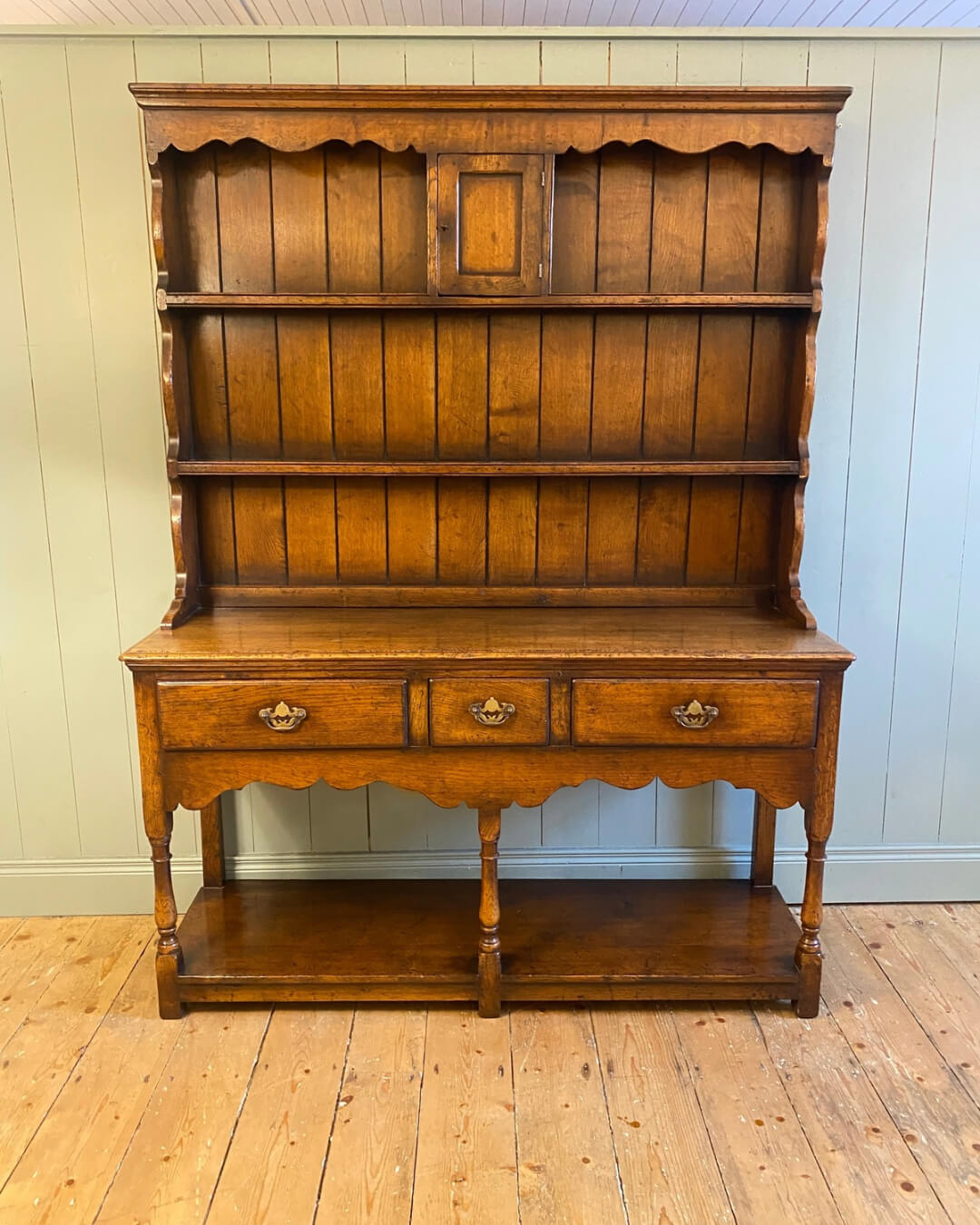 Titchmarsh and Goodwin Oak Dresser