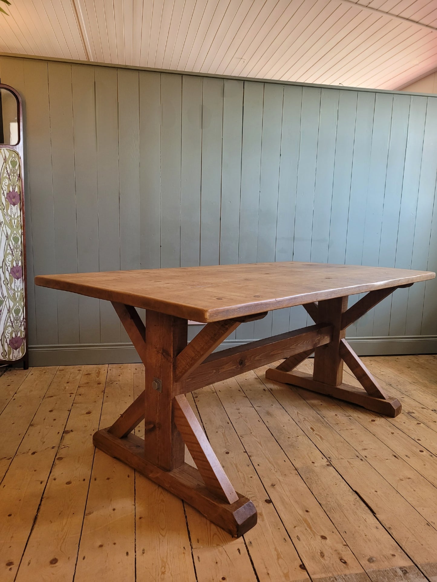 Union Leg Dining Table