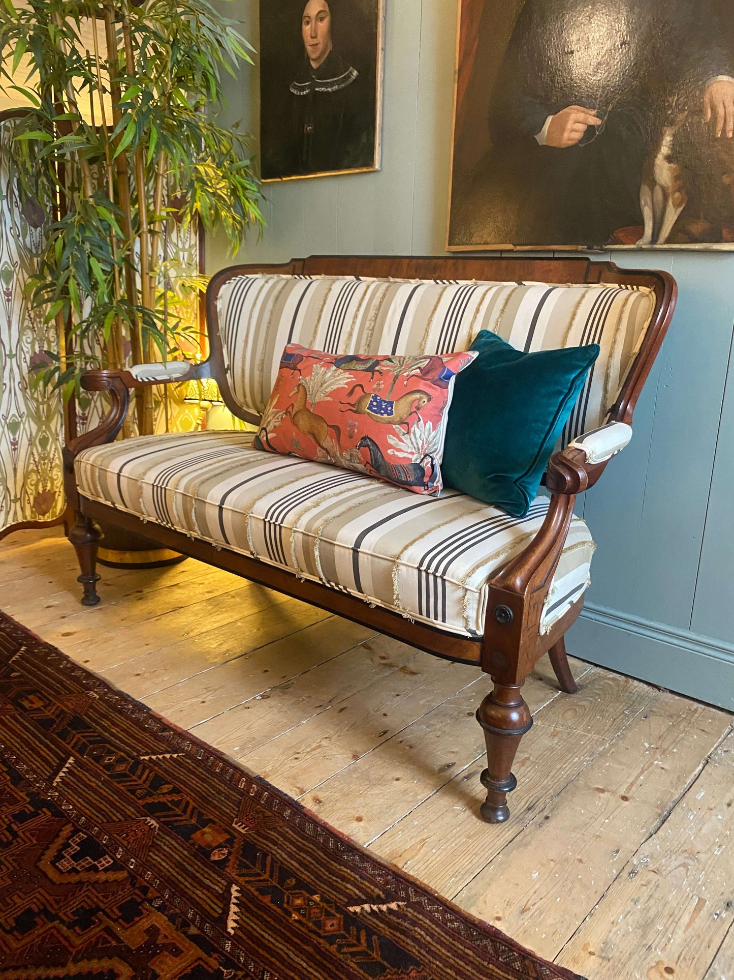 Victorian 3-Seater Walnut Settee