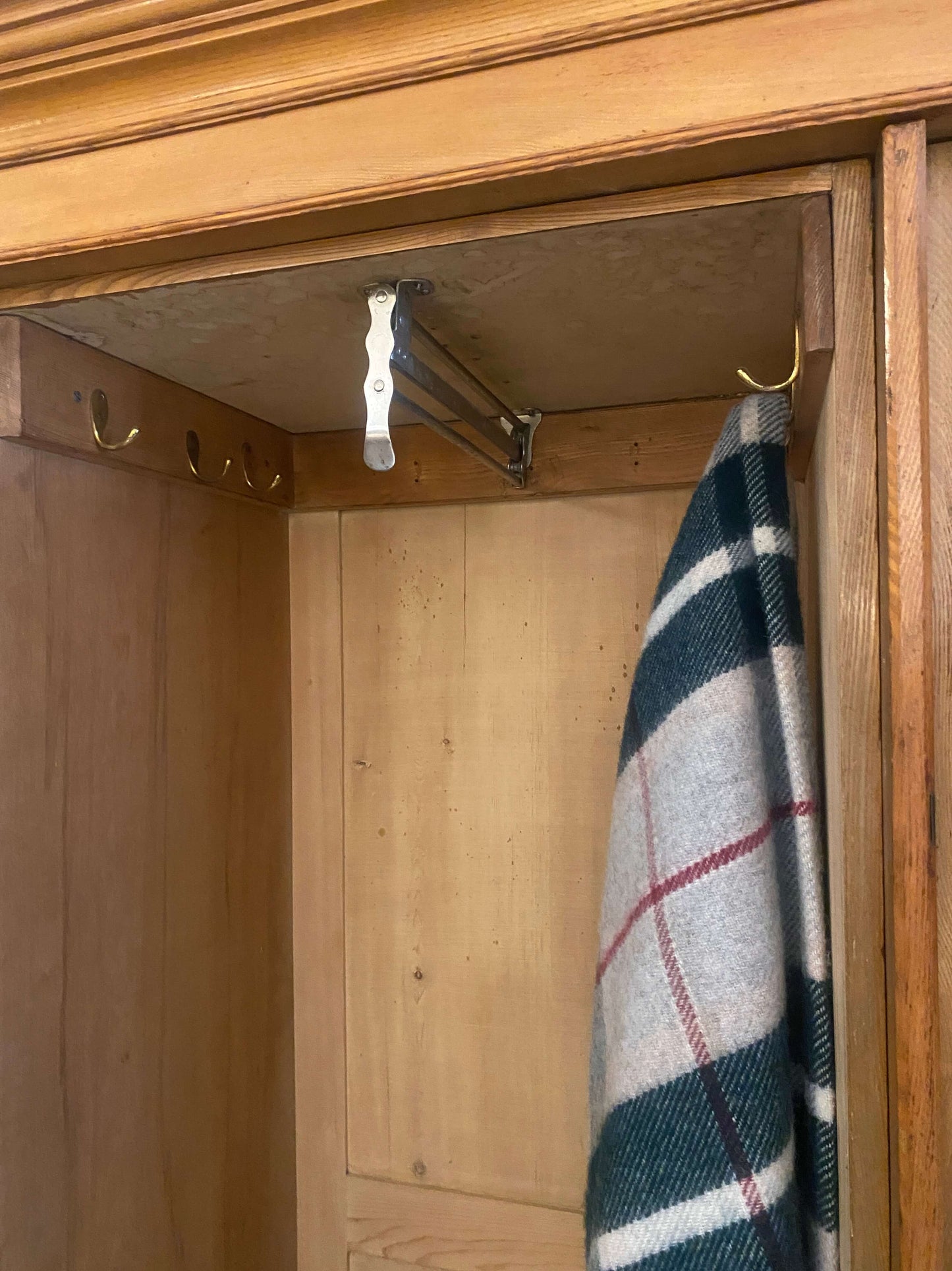 Victorian Ash Compactum Wardrobe