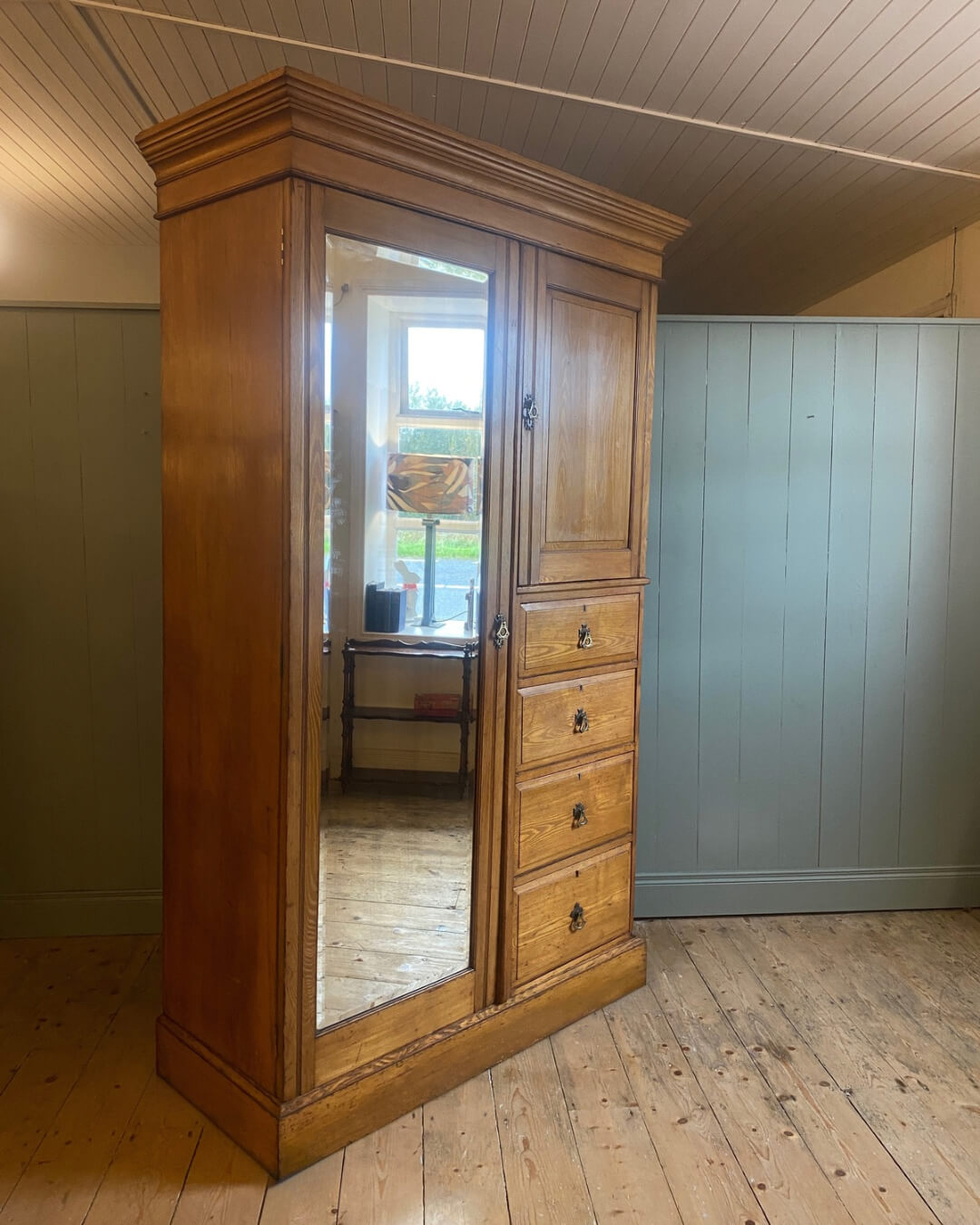 Victorian Ash Compactum Wardrobe