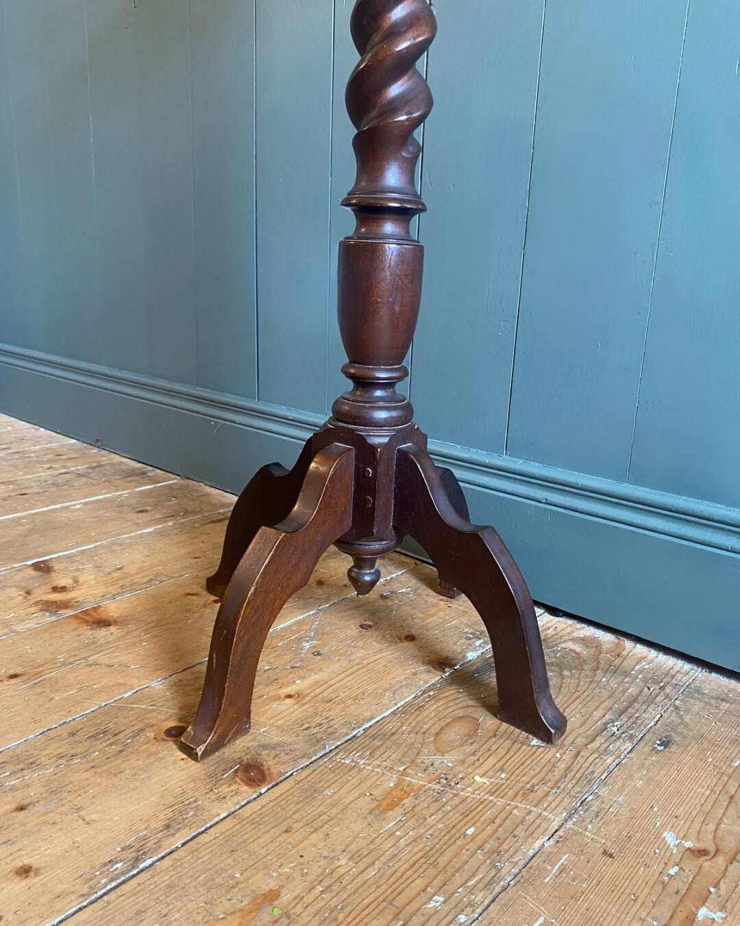 Victorian Barley Twist Plant Stand