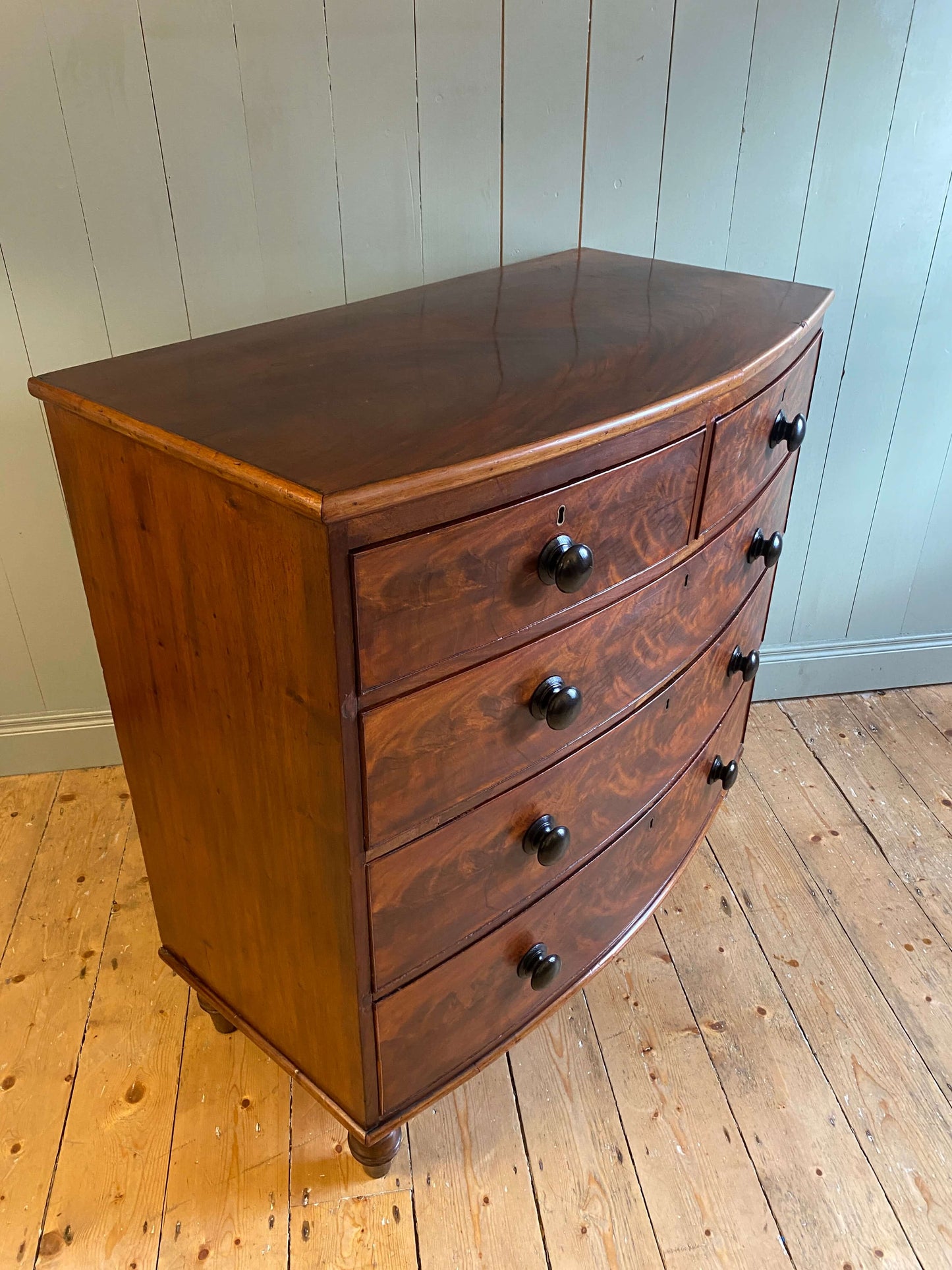 Victorian Bow Front Chest Of Drawers