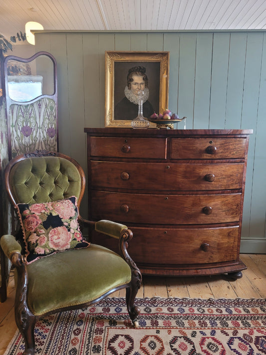Victorian Bow Front Chest of Drawers