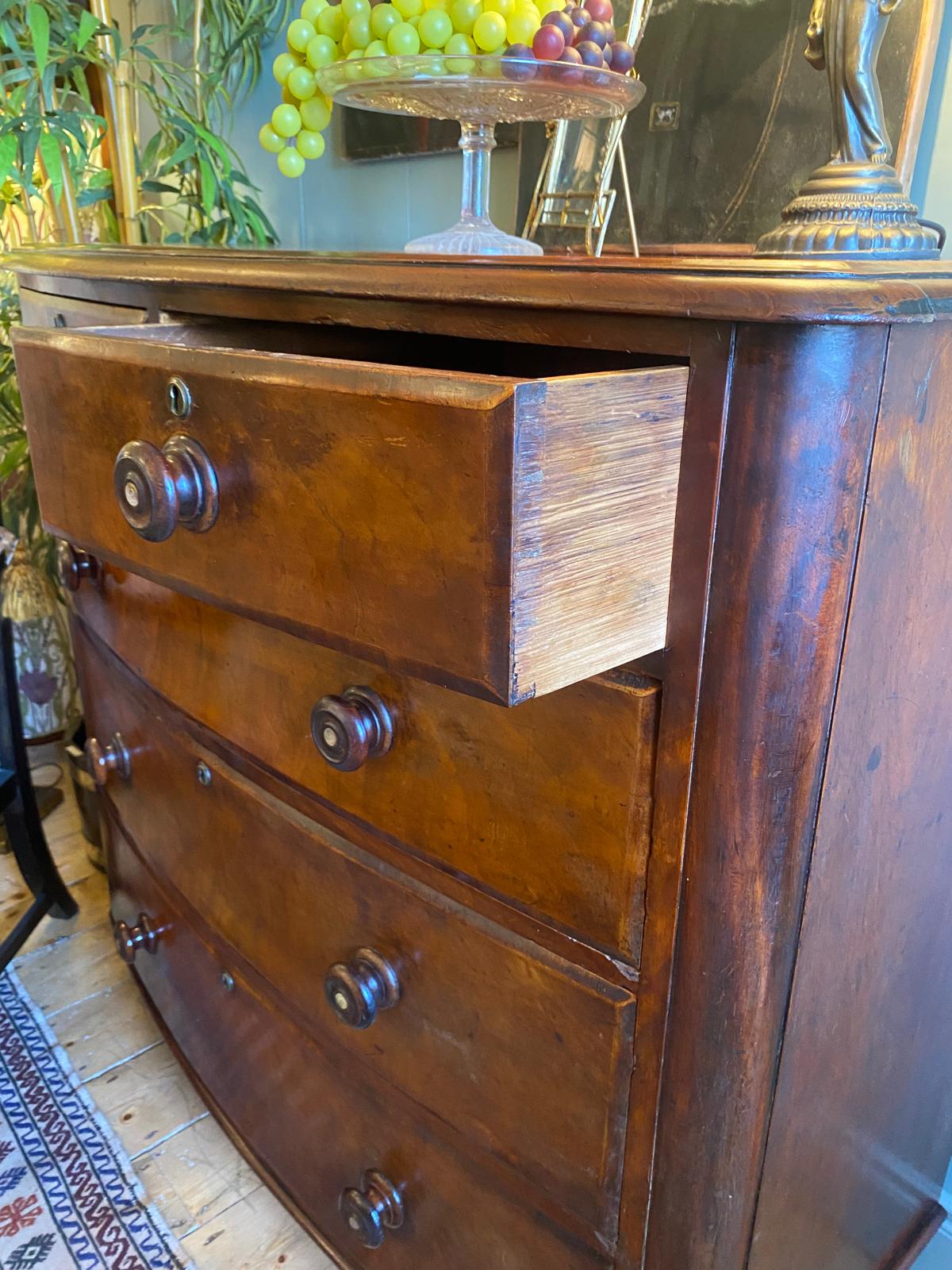 Victorian Flamed Mahogany Chest of Drawers