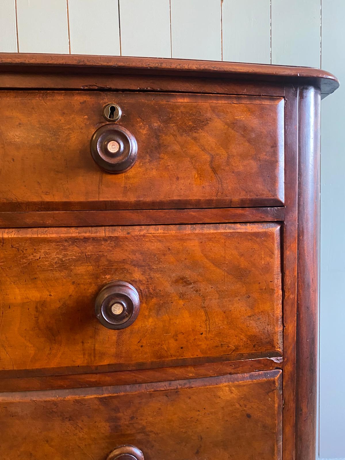 Victorian Flamed Mahogany Chest of Drawers