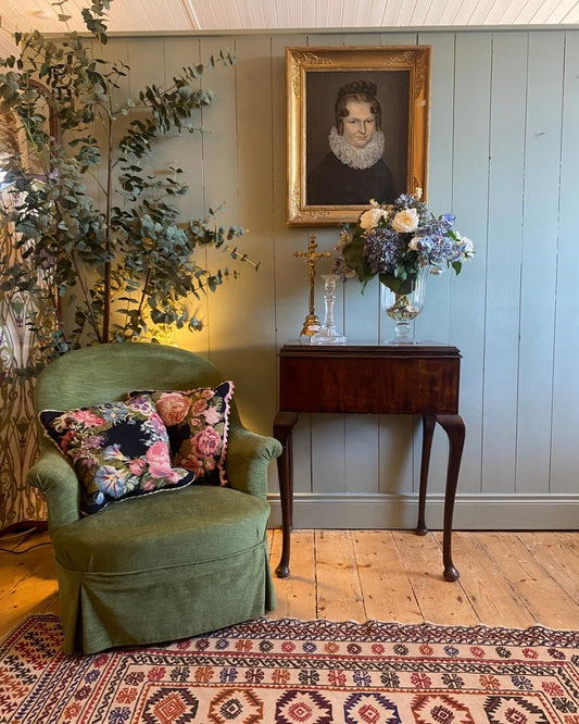 Victorian Mahogany Bijouterie/ Side Table
