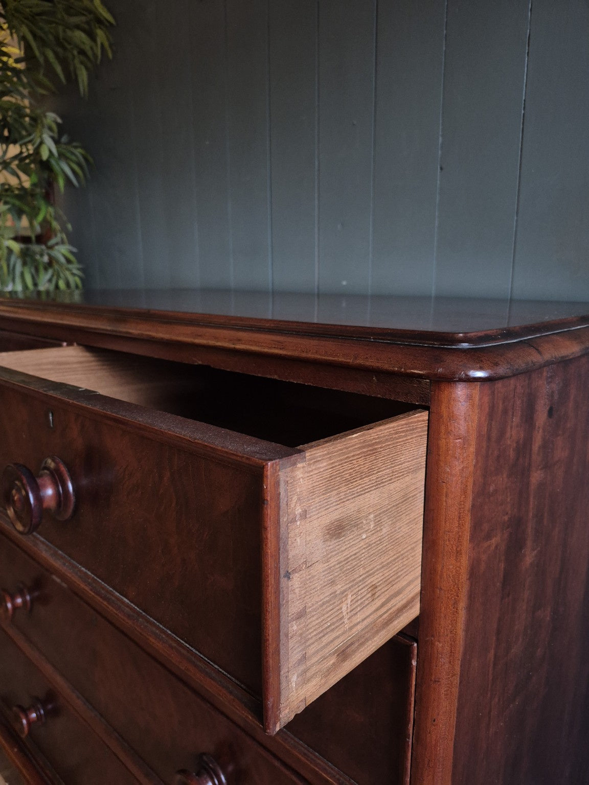 Victorian Mahogany Chest of Drawers