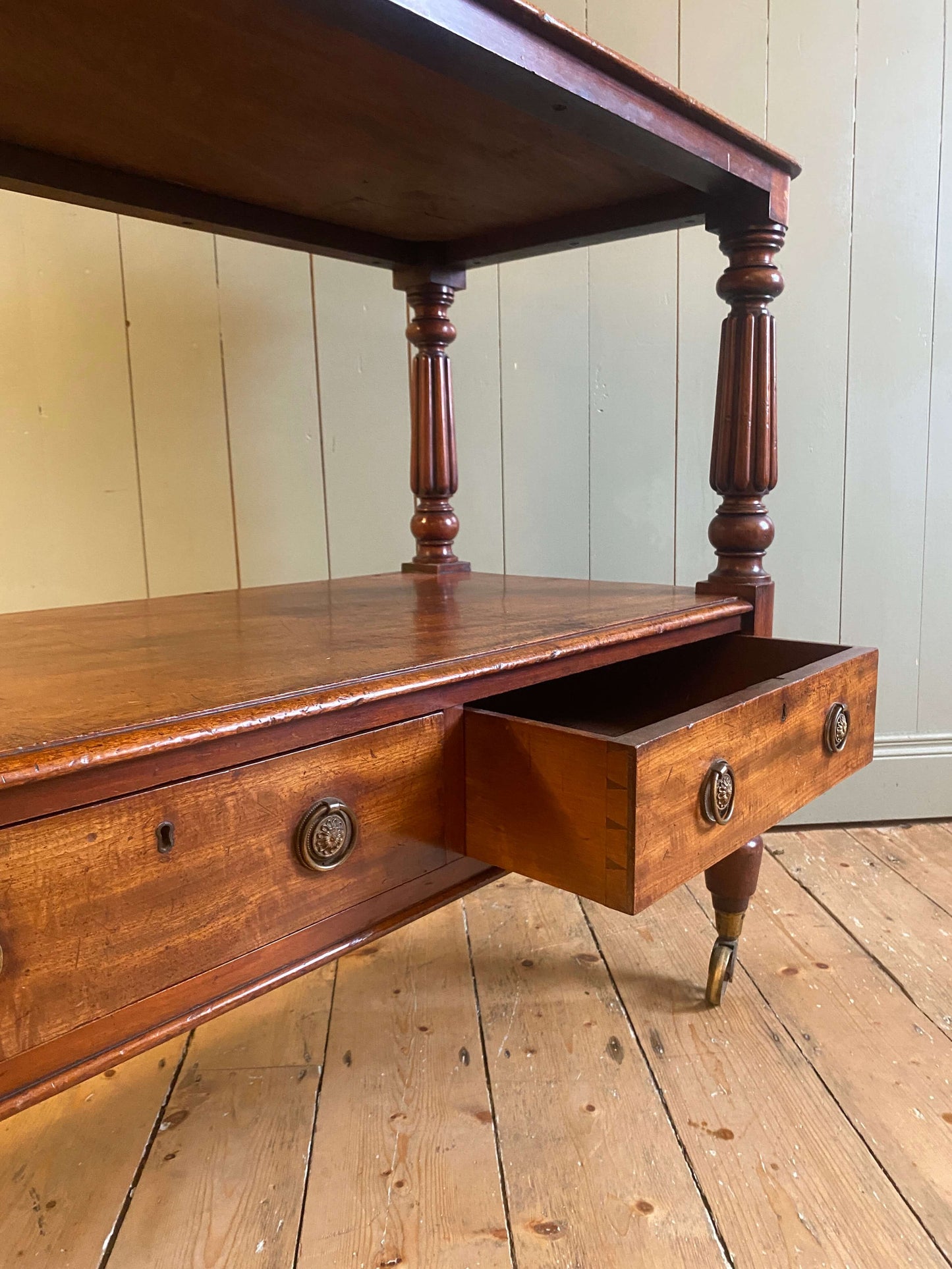 Victorian Mahogany Dumb Waiter