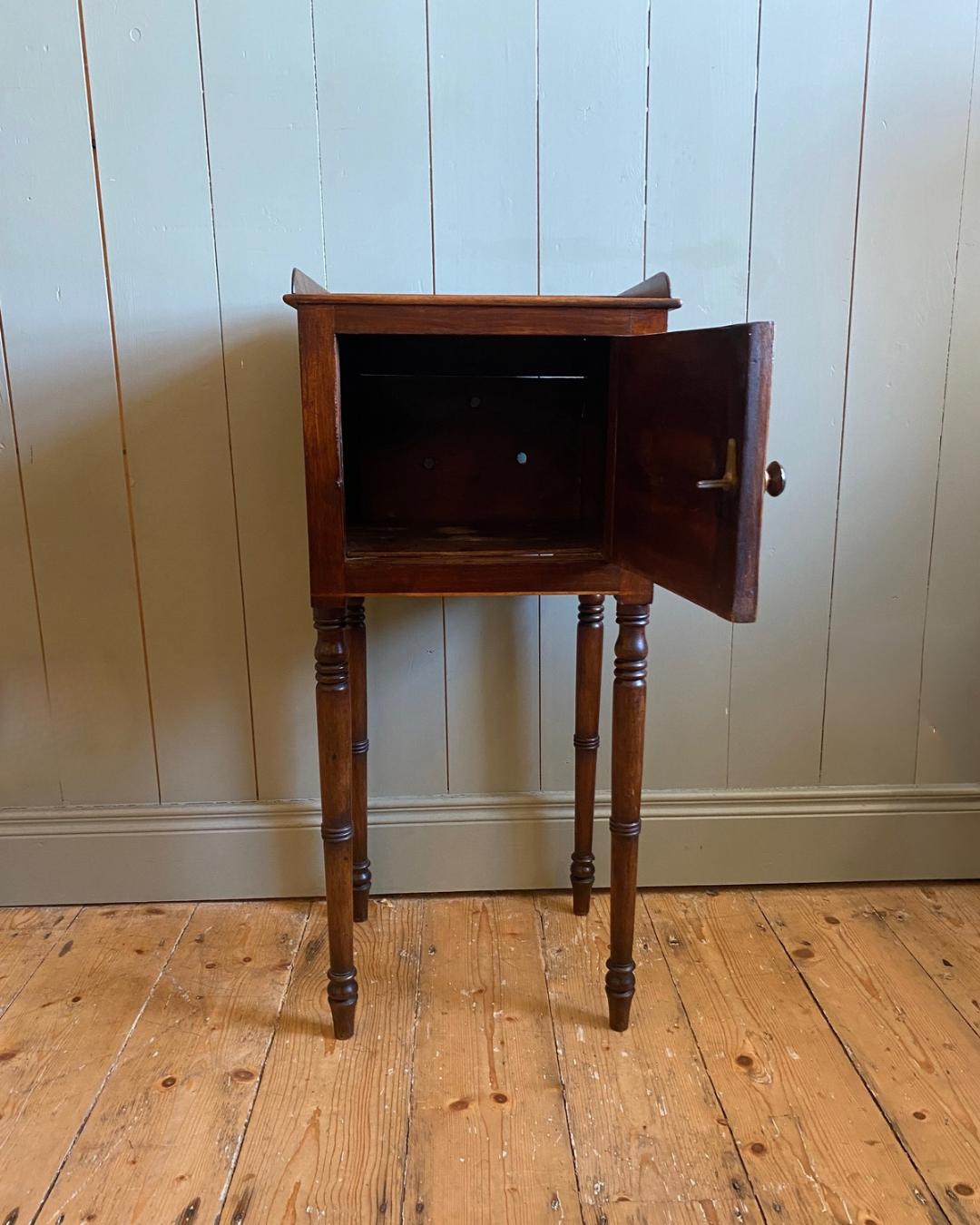 Victorian Mahogany Pot Cupboard