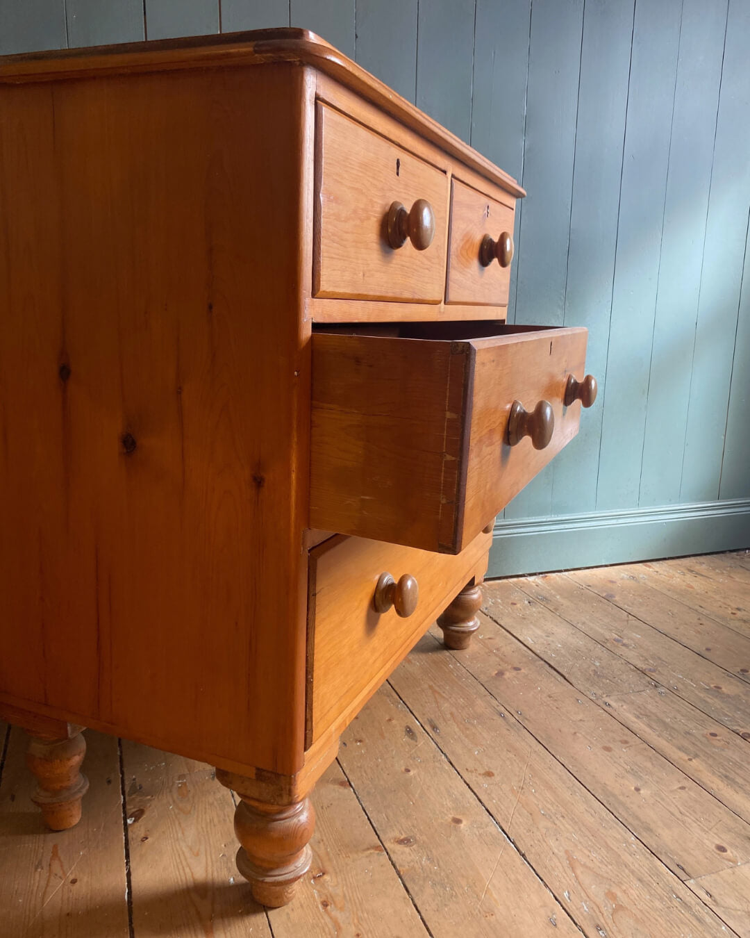 Victorian Pine Chest Of Drawers