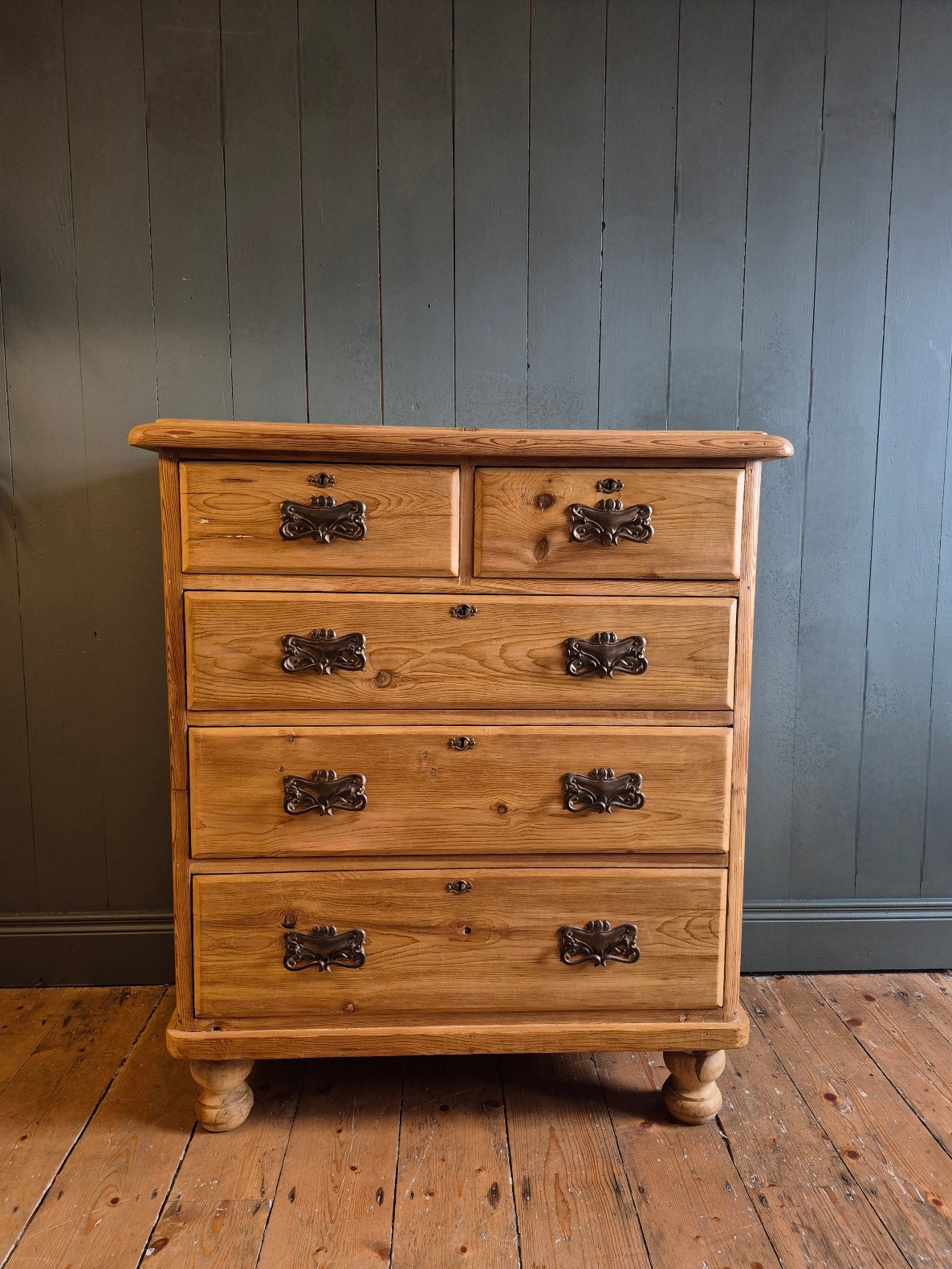 Victorian Pine Chest of Drawers