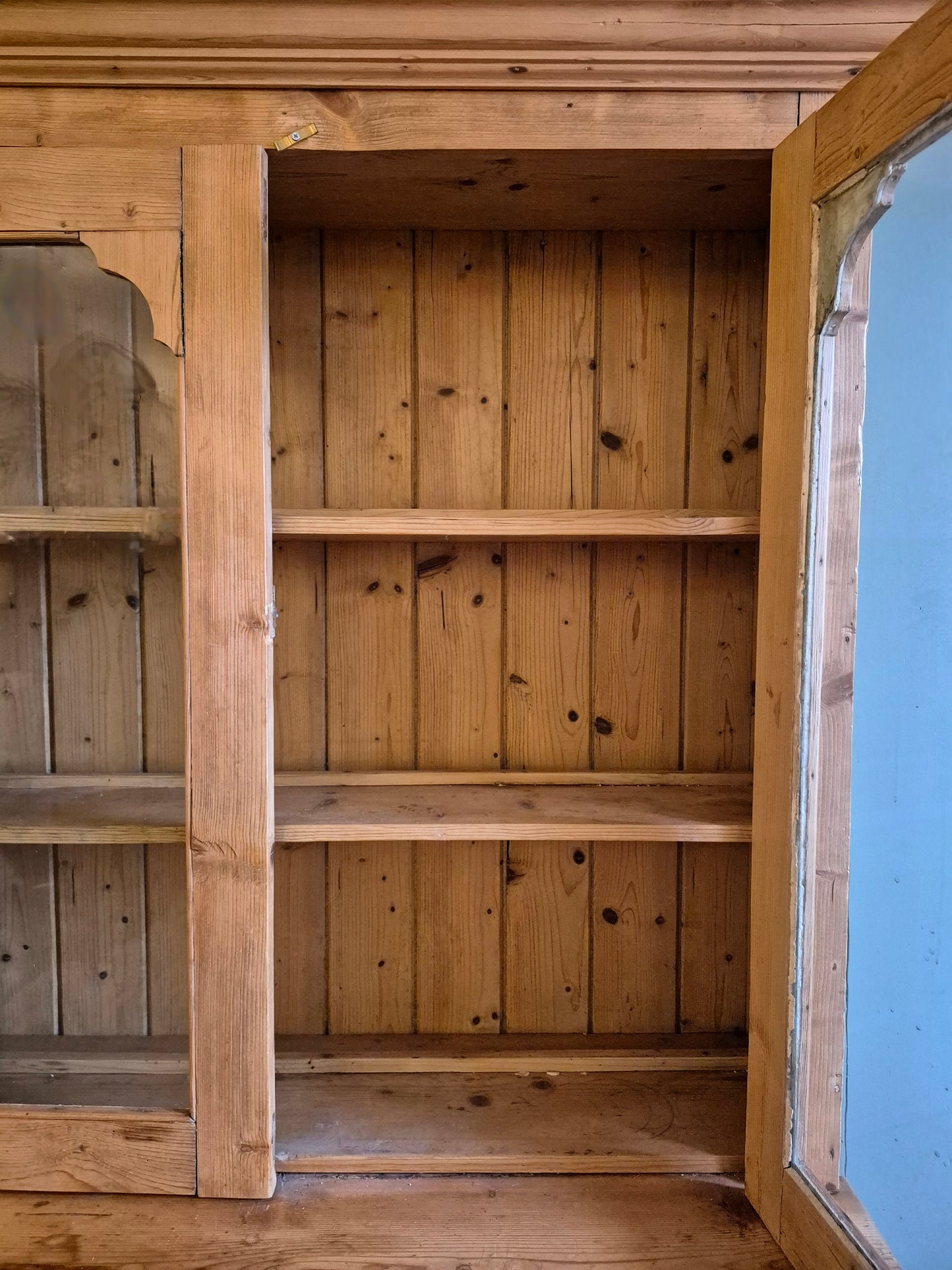Victorian Pine Dresser