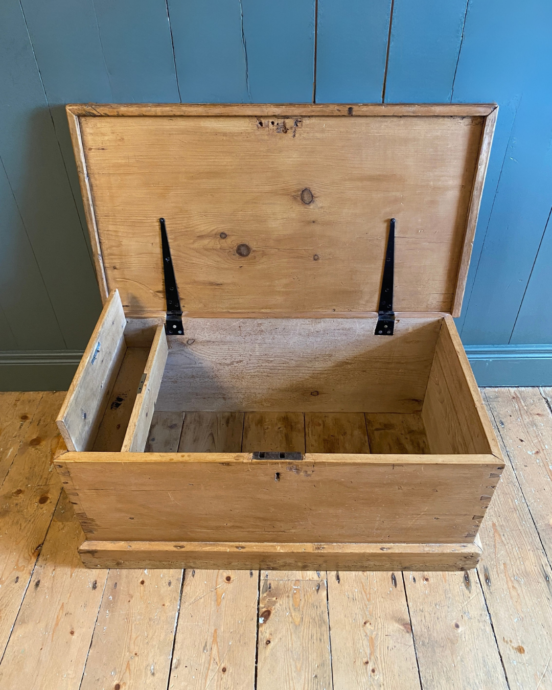 Victorian Pine Trunk