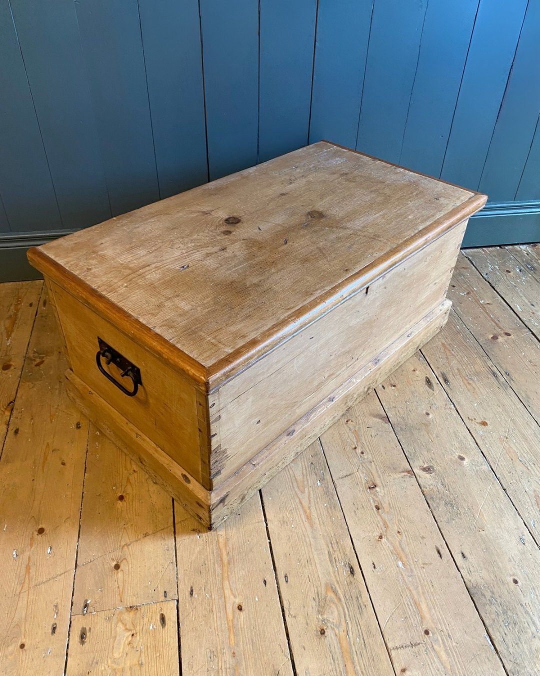 Victorian Pine Trunk