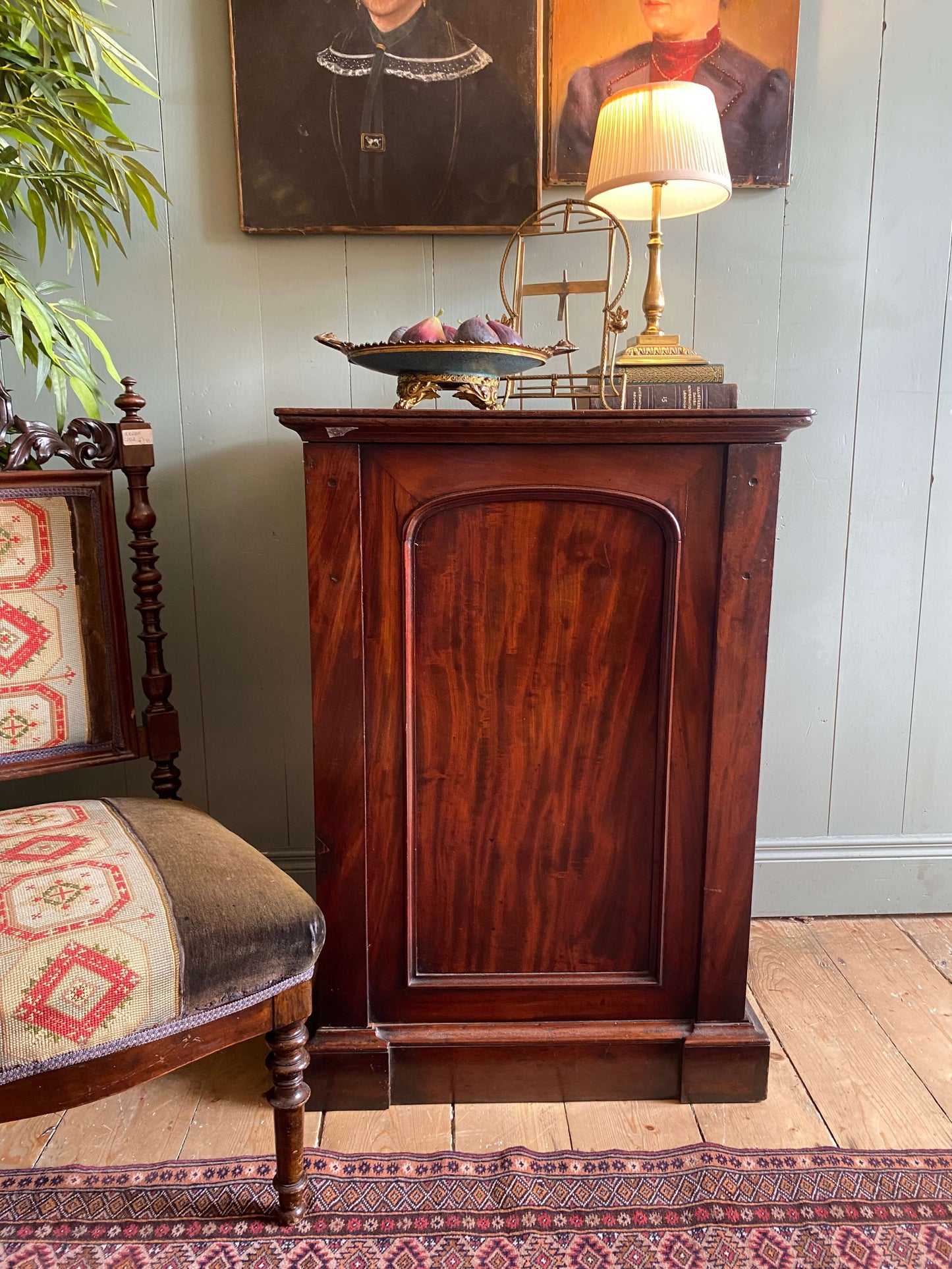 Victorian Short Mahogany Cupboard