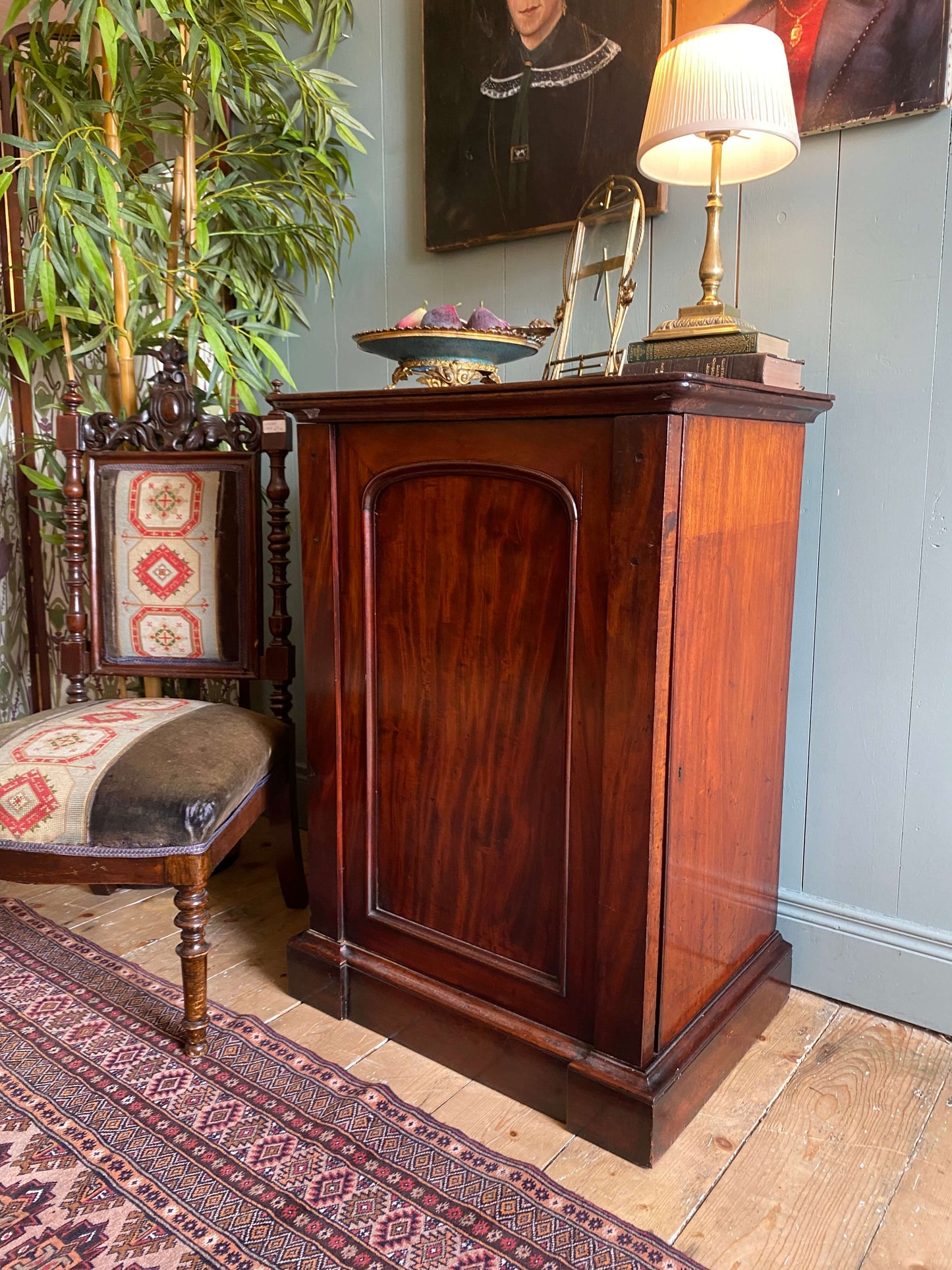 Victorian Short Mahogany Cupboard