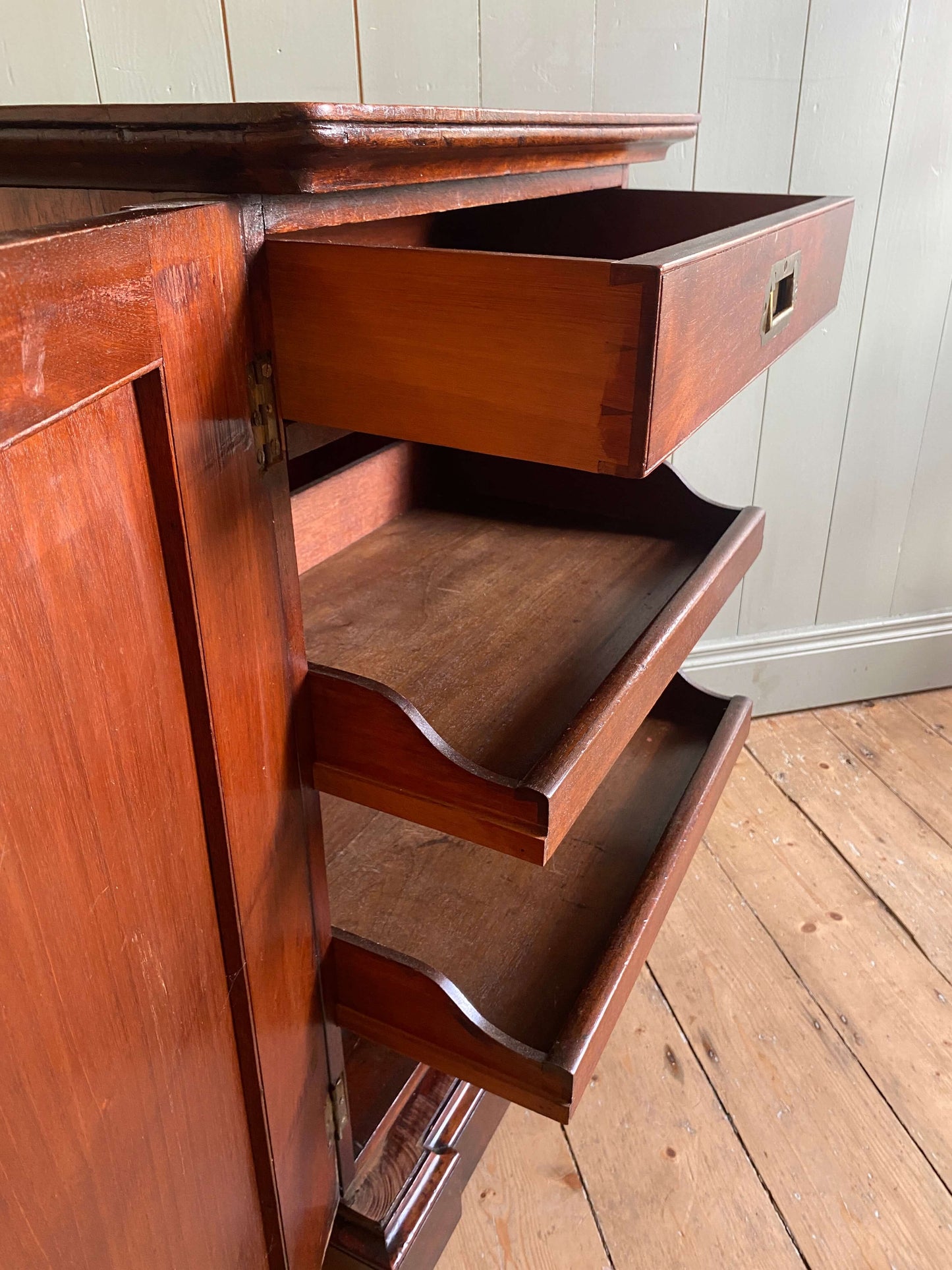 Victorian Short Mahogany Cupboard
