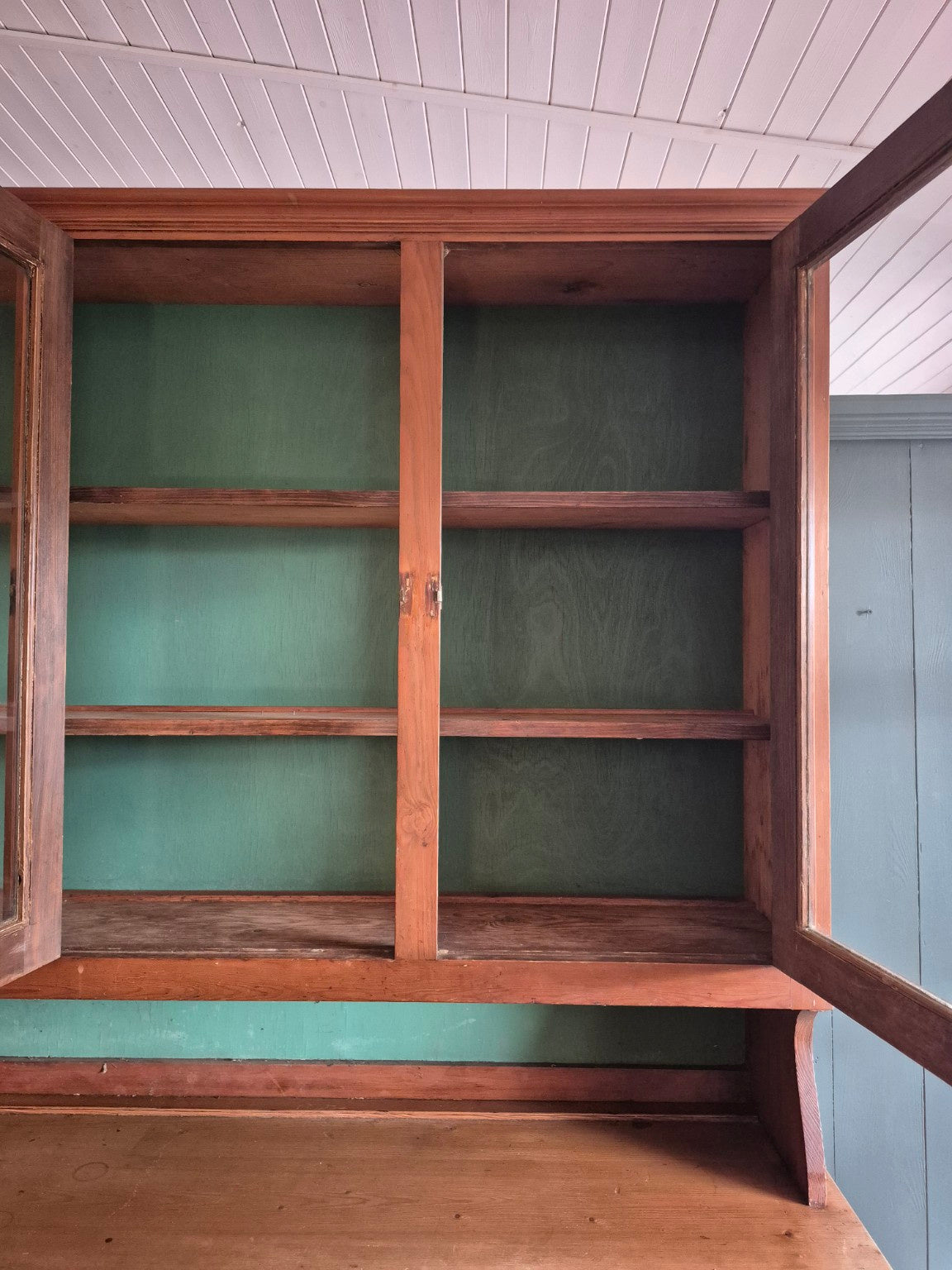 Victorian Pine Dresser
