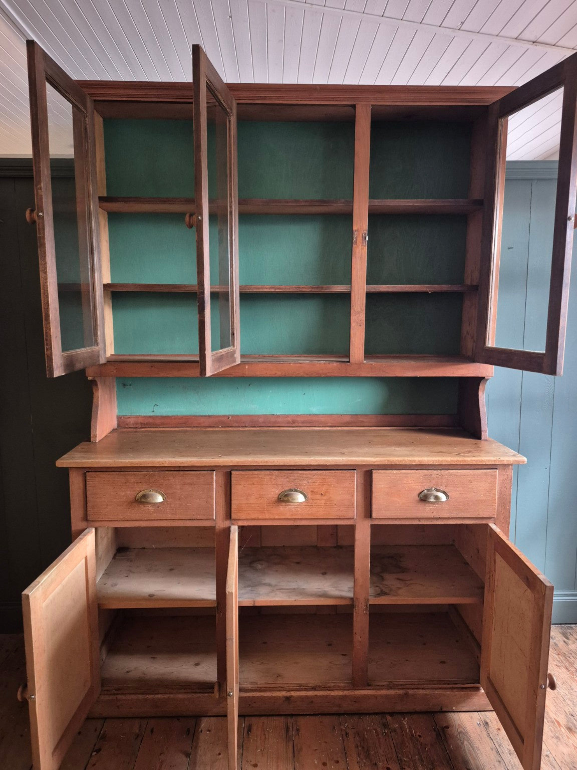 Victorian Pine Dresser