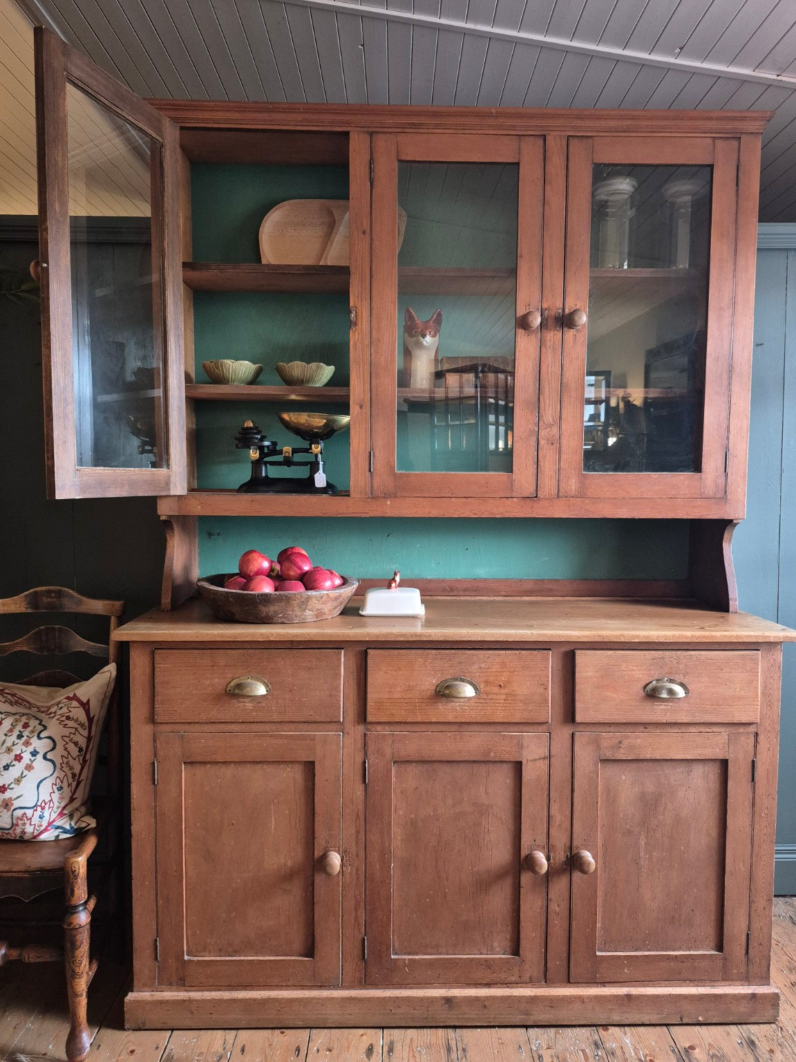 Victorian Pine Dresser